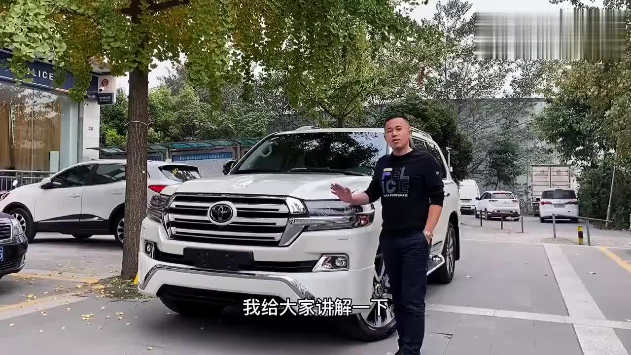 实拍丰田酷路泽大顶配与普通版本的区别，你喜欢哪款？