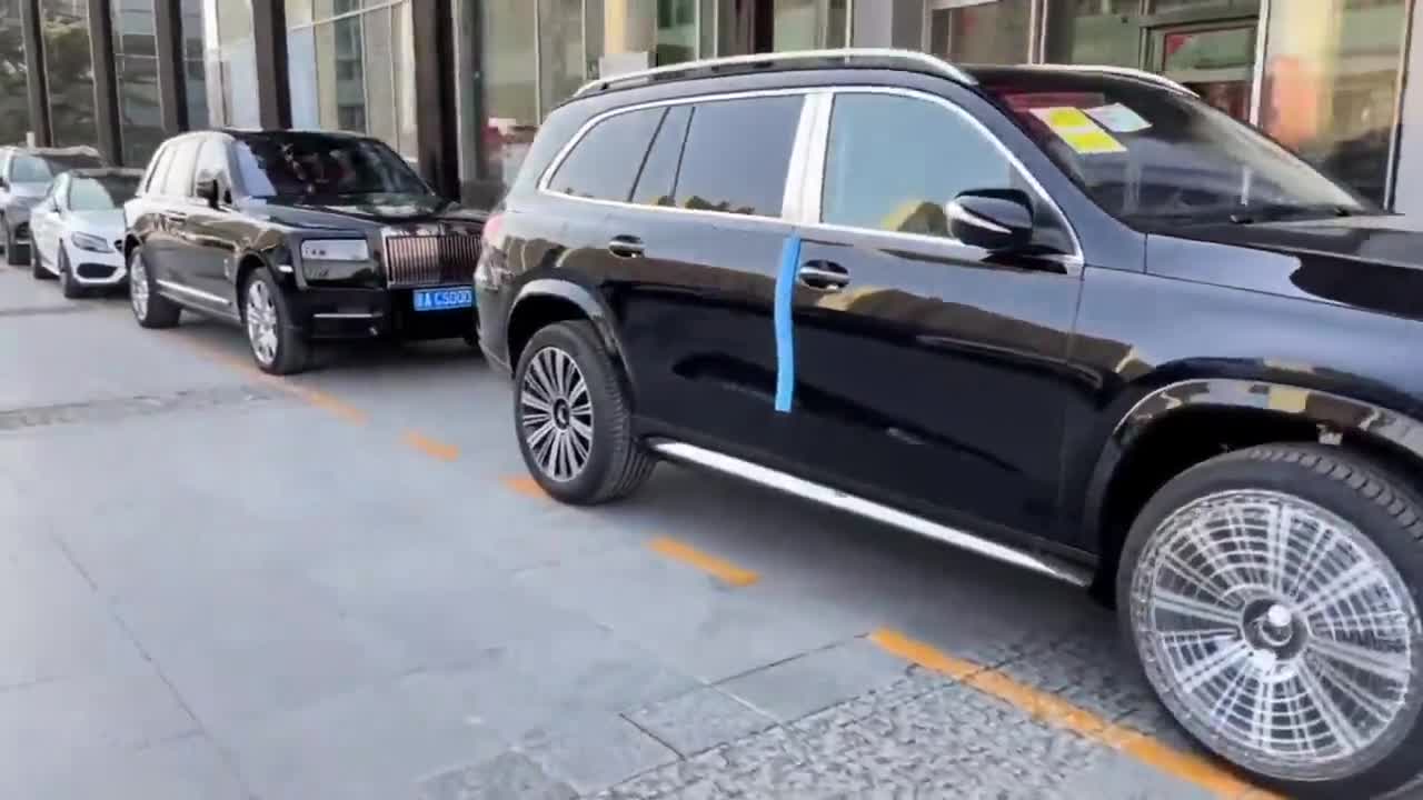 迈巴赫GLS600高端SUV，轮毂都那么霸气，库里南都低调了！