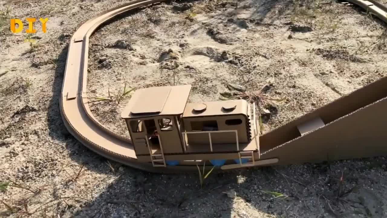 创意手工diy,纸板轨道小火车的制作方法!
