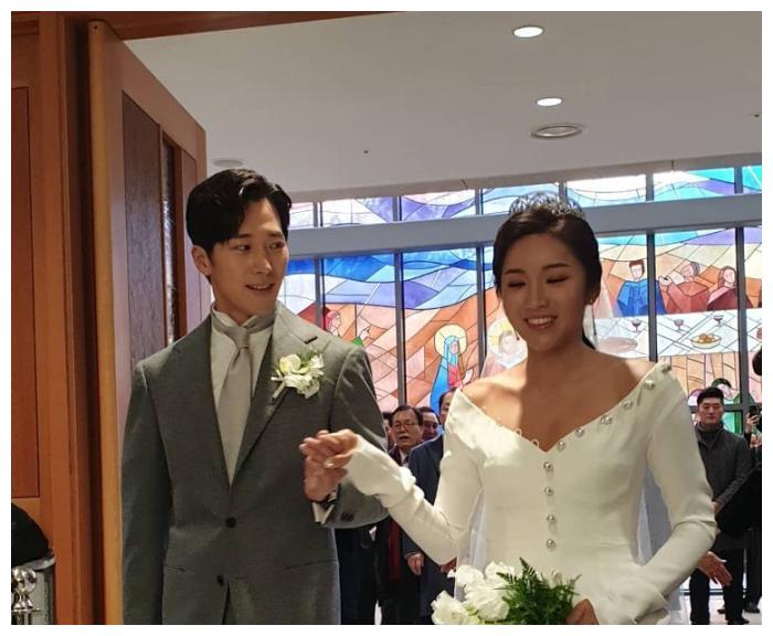 天国的阶梯童星白成铉奉子成婚当爸去年十月女儿秘密出生