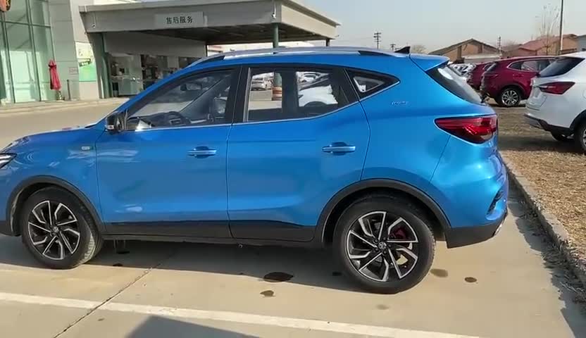 抢鲜看：全新名爵ZS蓝色车身亮眼，前低后高具有设计感