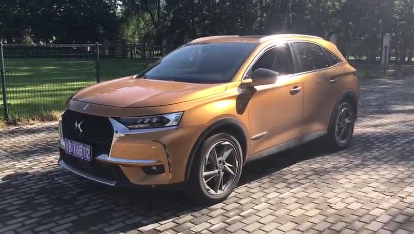 实拍：长安标致雪铁龙DS7前后悬架，铝合金材质后悬架非常良心