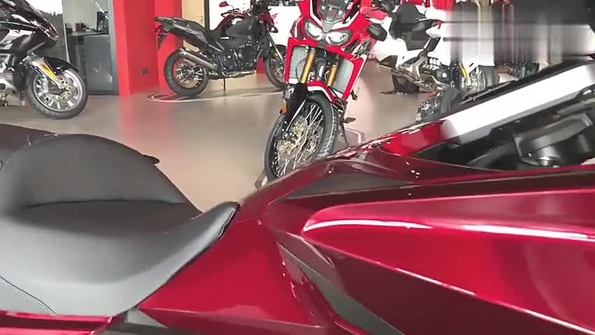 本田大金翼实车展示,摩托迷心目中的“梦想之车”,你喜欢吗