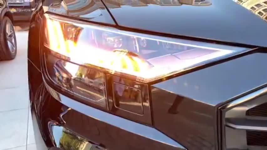 高清实拍奥迪Q8，贯穿式尾灯亮起那一刻，我彻底心动了！