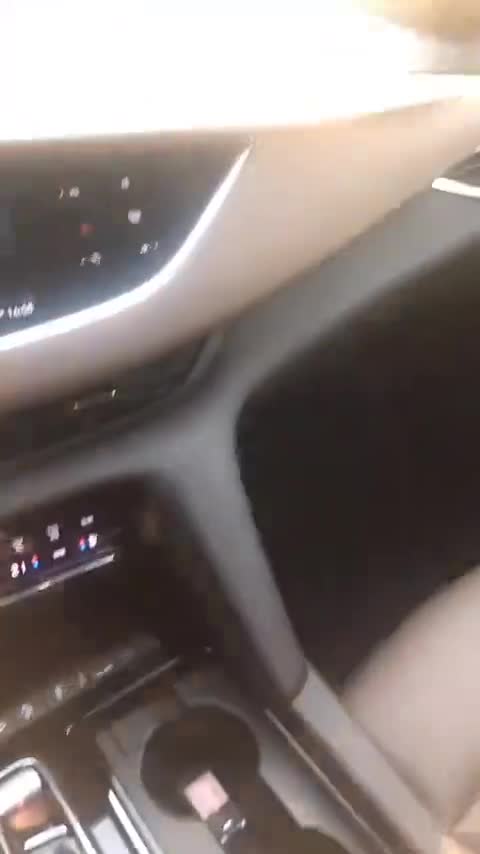 昂科旗内饰怎么样？车主实拍值得