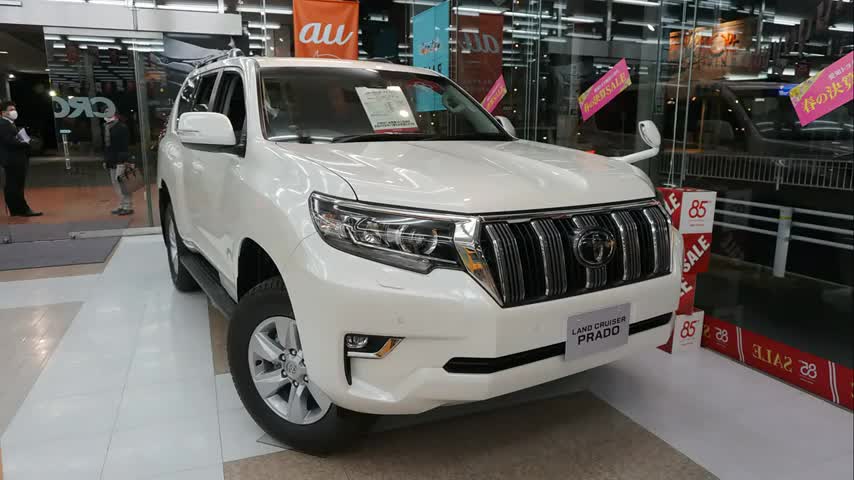 新车到店，高清实拍2020款丰田普拉多TX，太霸气了！