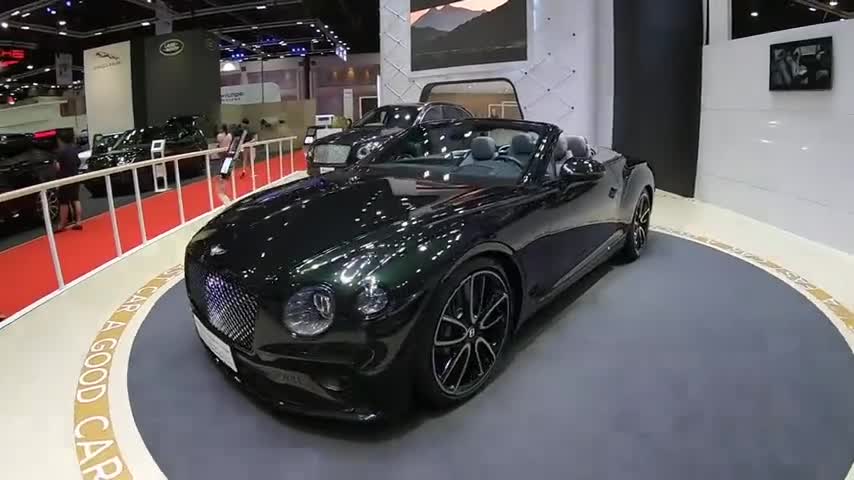 新车展示，实拍2020款宾利欧陆GT，这颜值不服不行！