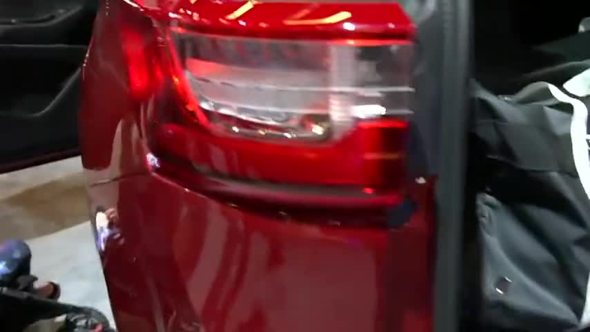 新车展示，实拍2020款雪佛兰TraverseRS，这颜值简直太帅了！