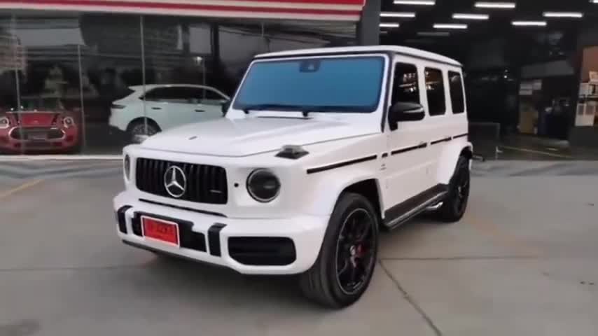 2020款奔驰G63实车展示，看到这霸气颜值和内饰，我彻底心动了