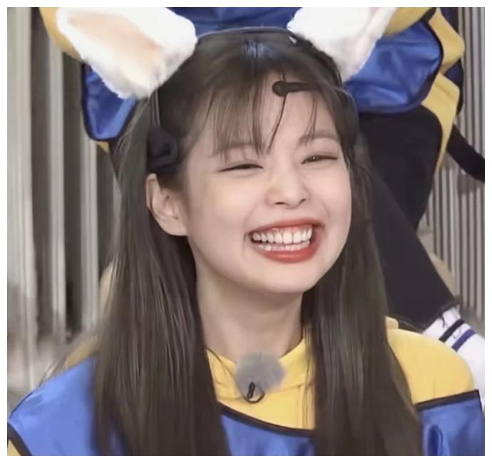 blackpink妮妮头像,blackpinklisa头像 blackpink金智妮jennie绝美头像谁说肉肉的脸不好看
