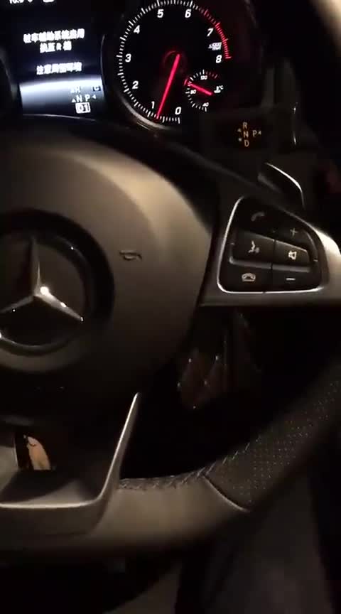 奔驰GLA操控怎么样？车主实拍值得