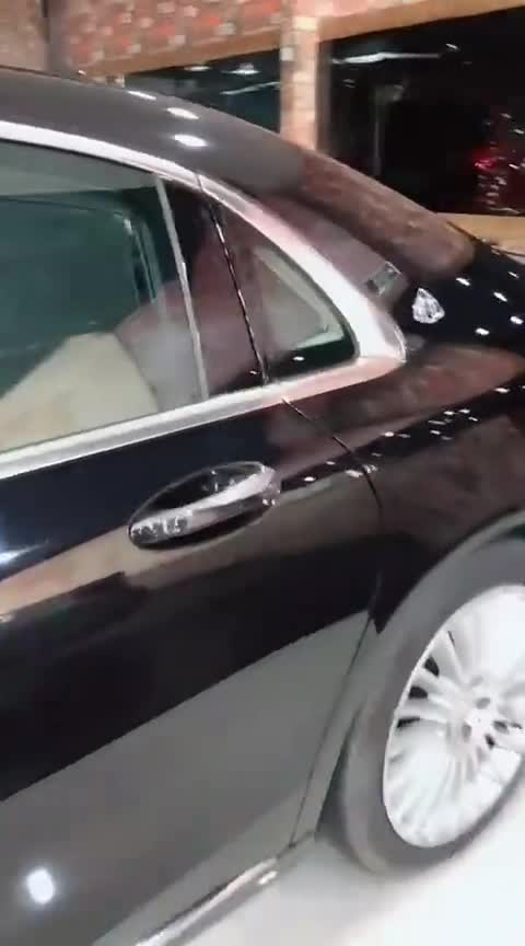 奔驰S级迈巴赫看好了不是E系。迈