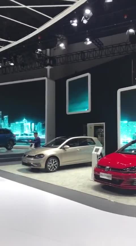 这就是车展中那些玩着让人糟心的赛车模拟器