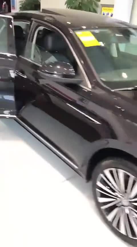 全新一代大众帕萨特前脸设计非常