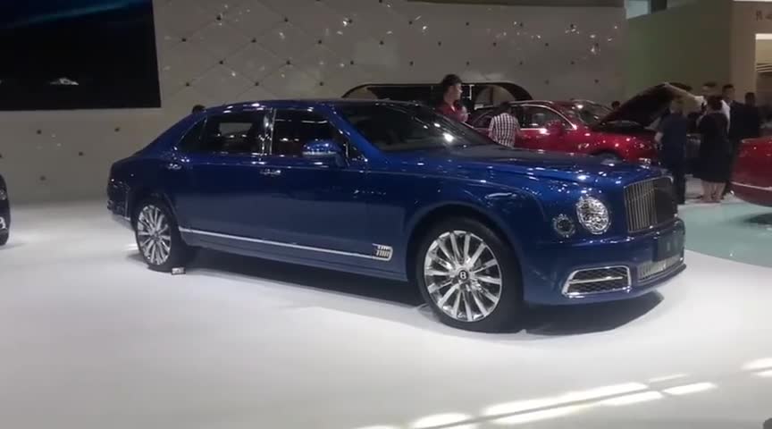 宾利慕尚，蓝色车身更显奢华！