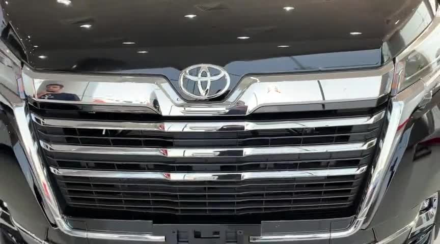 2020款丰田Granvia到货，外观和内饰实拍