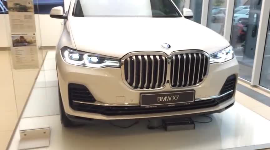 2020款宝马X7到店实拍
