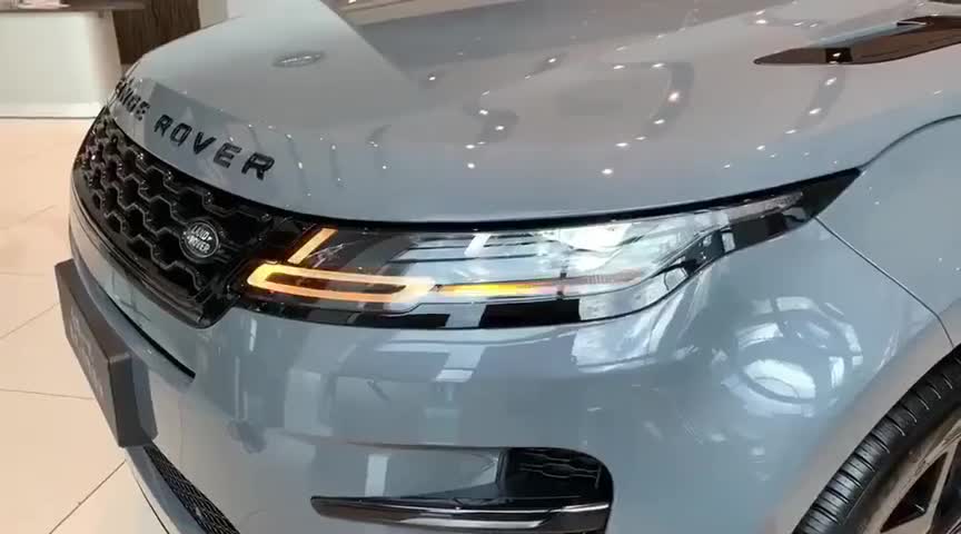 全新一代路虎揽胜极光嗯，我看