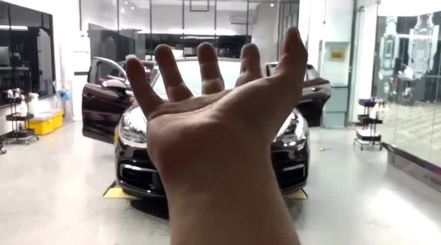 保时捷帕拉梅拉变身高亮火山灰