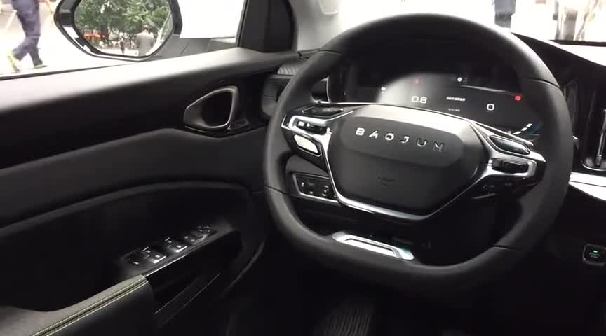 实拍新宝骏RM-5内饰，布艺用料很不错