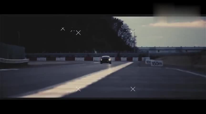 双飞翼式设计，储物空间优势明显，实拍雪佛兰创界Redline内饰