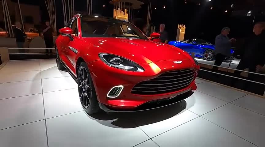 高清实拍2020款阿斯顿马丁DBXV8版