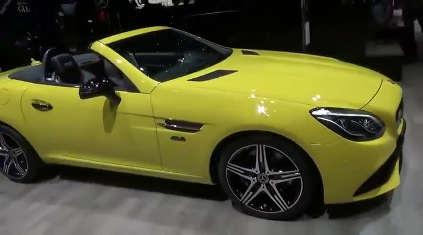 2020款奔驰SLC300敞篷车实车展示，外观与内饰高清实拍