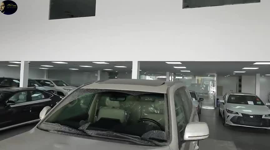 2020款丰田兰德酷路泽到店实拍，7座布局，外形霸气，感觉如何？