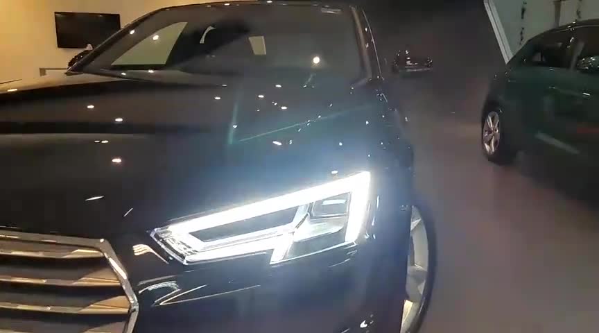 新车到店，2020款奥迪A4S-line版，颜值高空间大，适合家用！