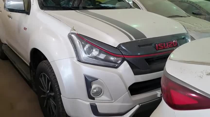 新车到店，2020款五十铃D-MAXGT，颜值颇高，简直太帅了！