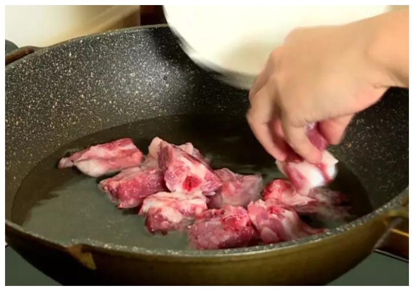 排骨焖饭放什么配菜 3929-ixkvvue1295757.jpg