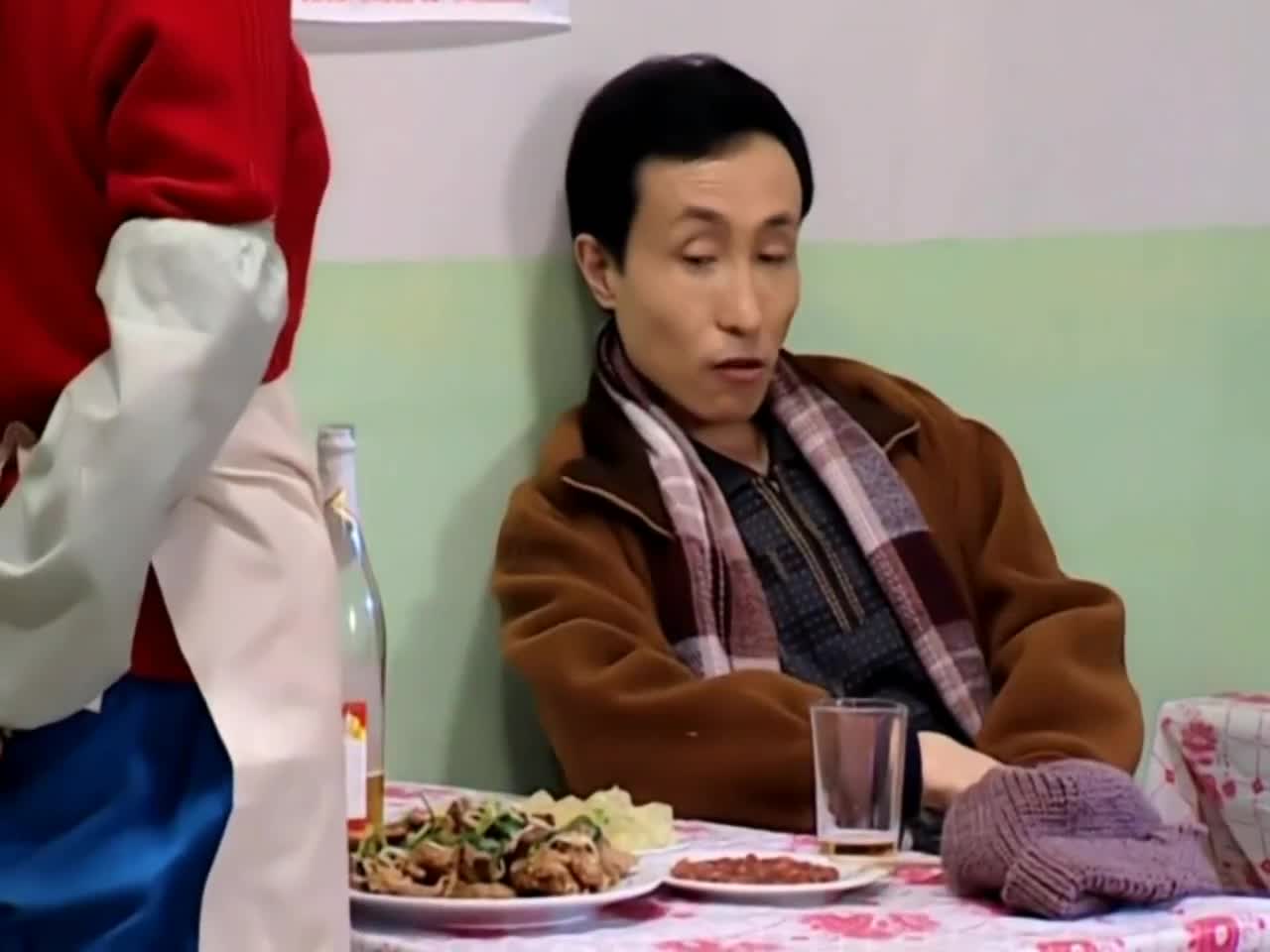 东北一家人:孙明要酒壮胆,酒钱还不给,翠花请客