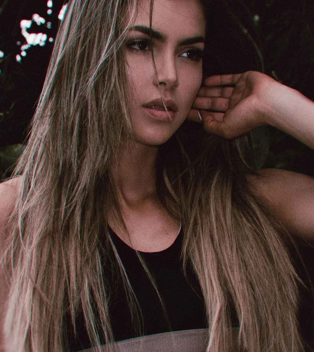 anellamiller,hermanmiller 健身女神——anllela sagra照