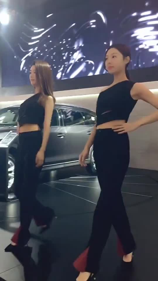 车展上最潇洒！最有气势！猫步