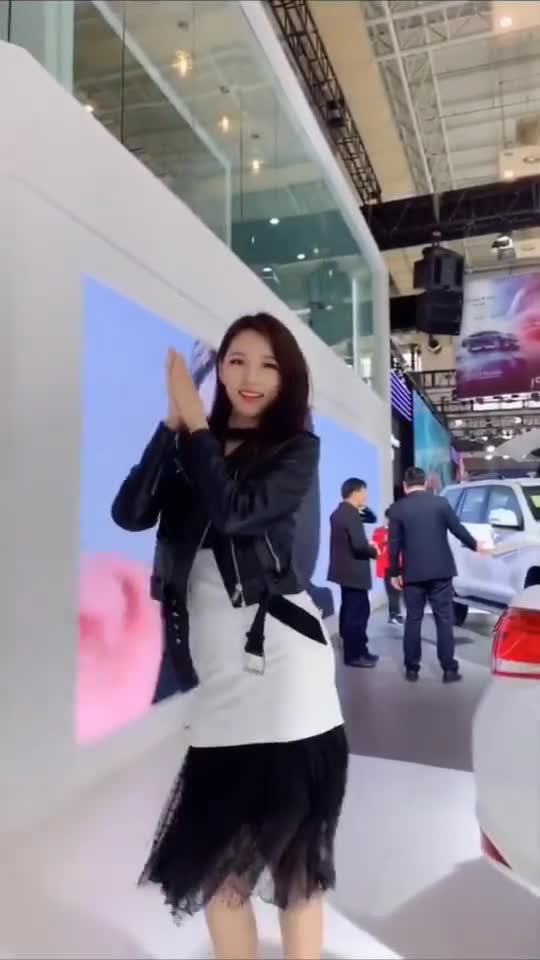 车展上的闺蜜团第几个是你的菜