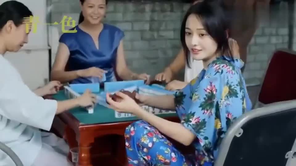 全网最火的郑爽打麻将!这个回眸,女痞范儿十足
