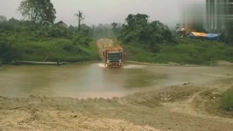 问一下半挂车司机，车头为什么要加防撞梁，有什么意义