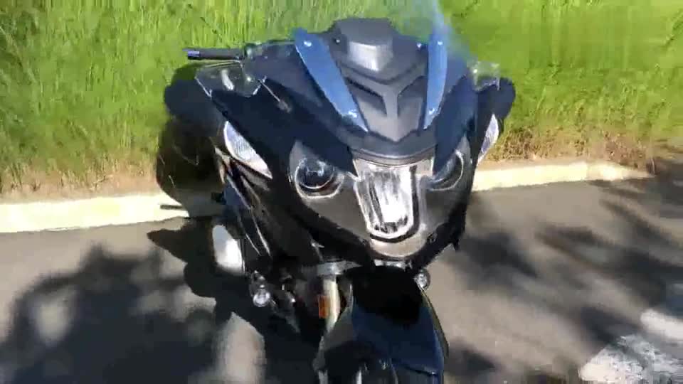 长途巡航神器，实拍宝马全新R1250RT，水平对置引擎！