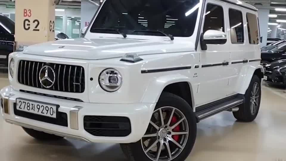 2020款奔驰G63到货细节实拍，打开车门坐进驾驶座，我心动了