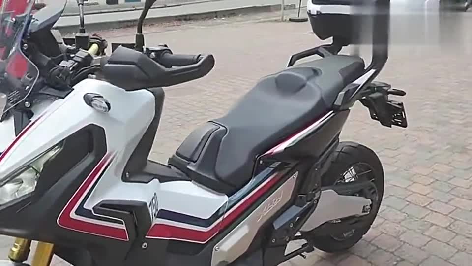 硬派越野踏板车，实拍本田X-ADV，DCT自动挡，不要太赞