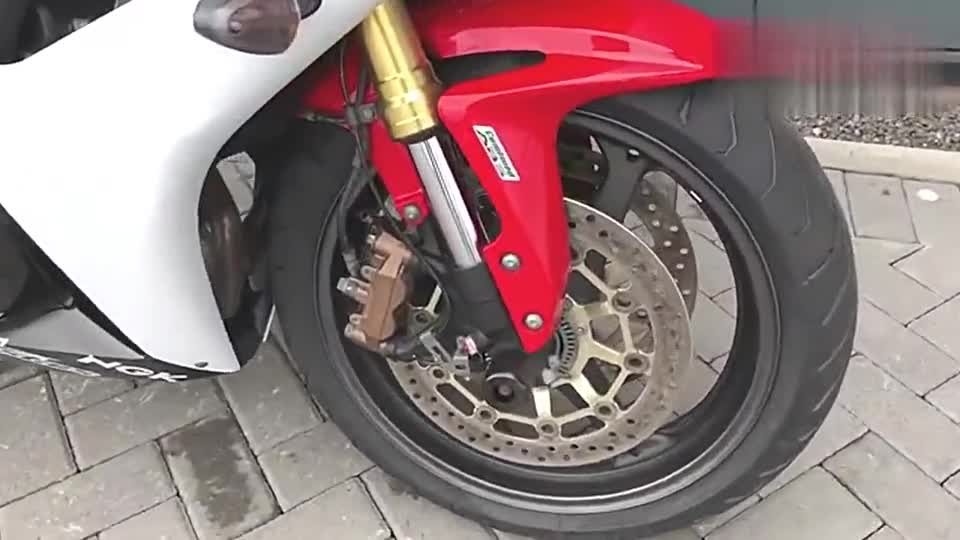 外观声浪全展示，实拍本田四缸跑车CBR600RR，感觉如何