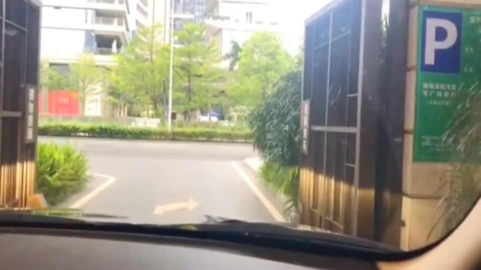 在深圳不努力，有可能停车费都交不起！