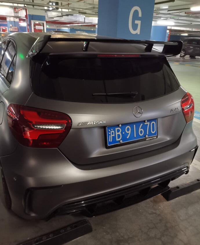 南通崇川区地库实拍奔驰A45AMG，小钢炮充满了战斗感！