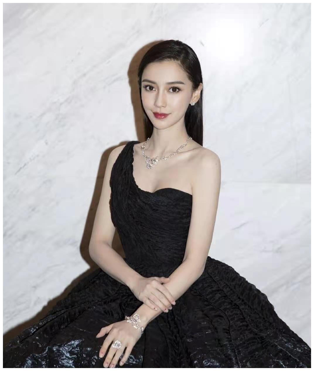 杨颖黑色礼服高贵优雅