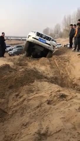 有钱任性，开全新丰田普拉多玩越