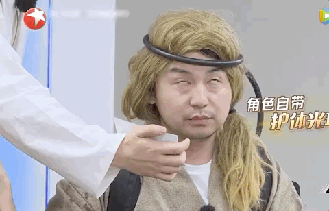 被表情包笑成内伤?雷佳音为憋笑打脸,岳云鹏被说像