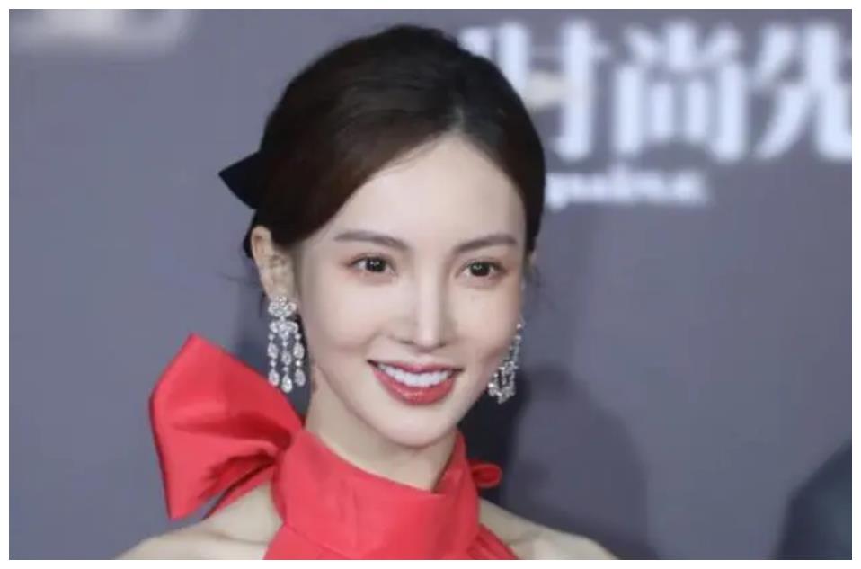 金晨新剧演女霸总却因歪嘴不自然让人看着颇出戏