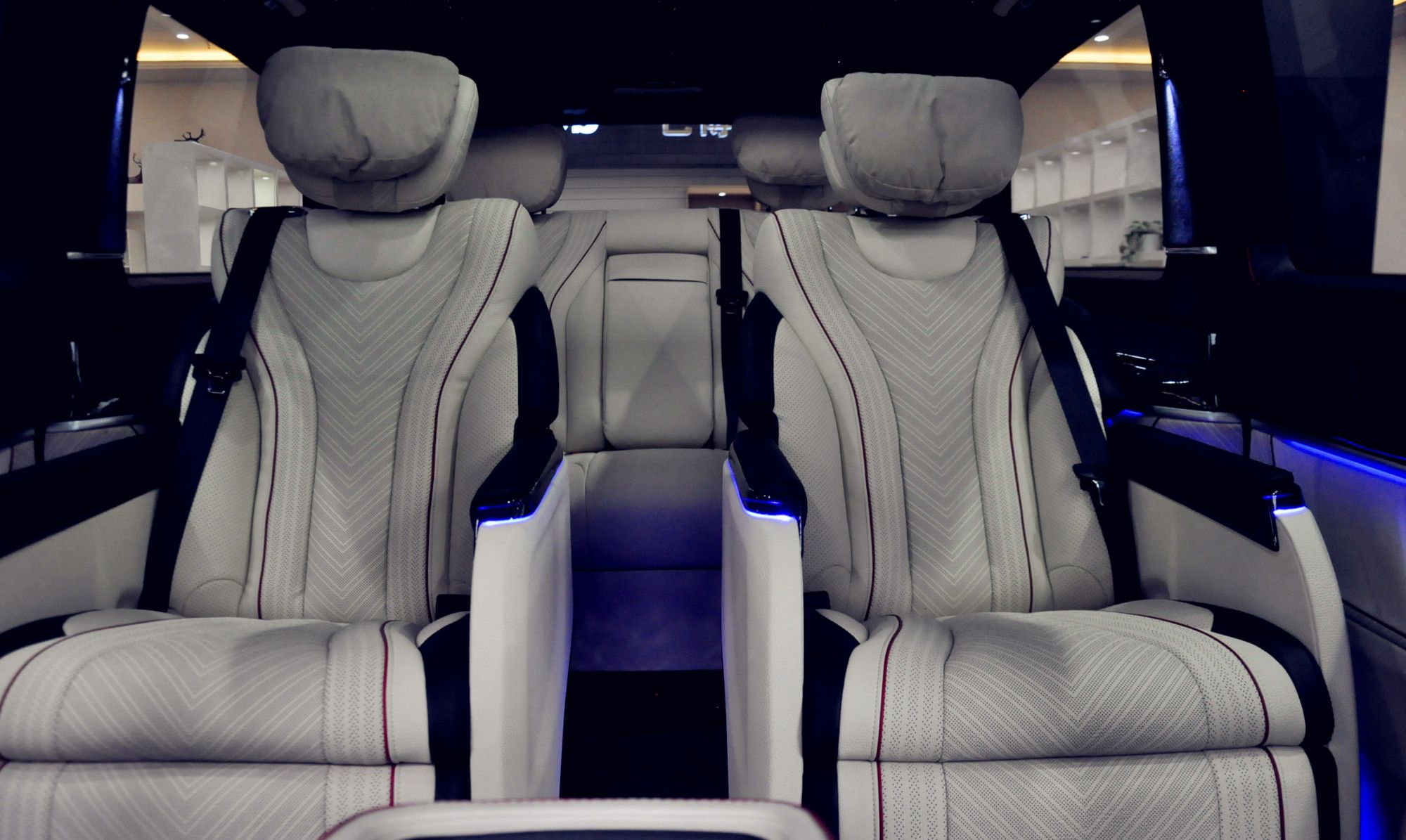 改装车巴博斯b25车身内饰实拍