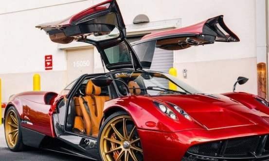 为啥高速上看不到超跑？富二代：你能跑一圈，跑车都给你