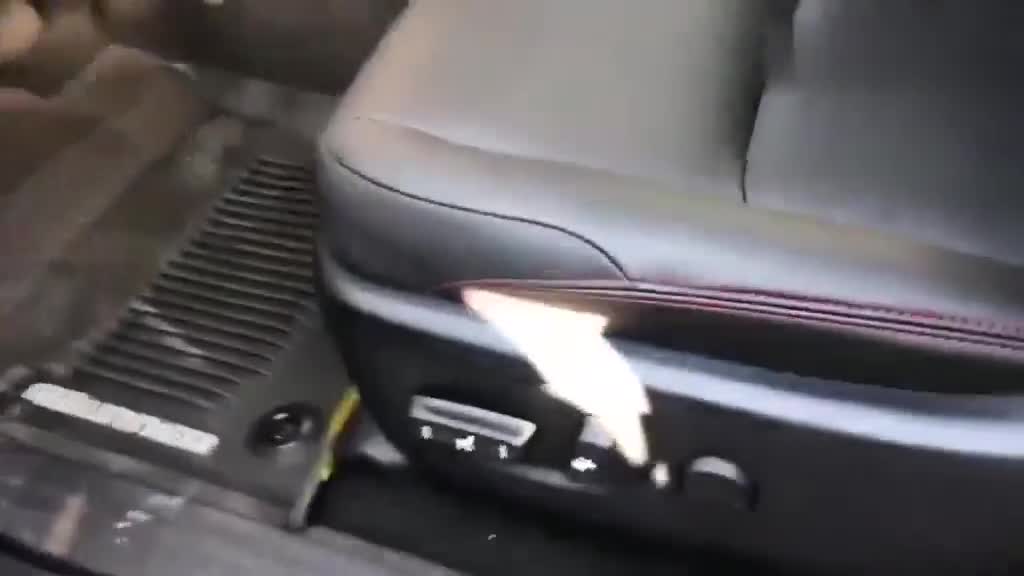 2020款丰田超霸入库实拍